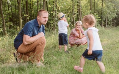 naturalna sesja rodzinna w polach w jastrzębiu-zdroju
